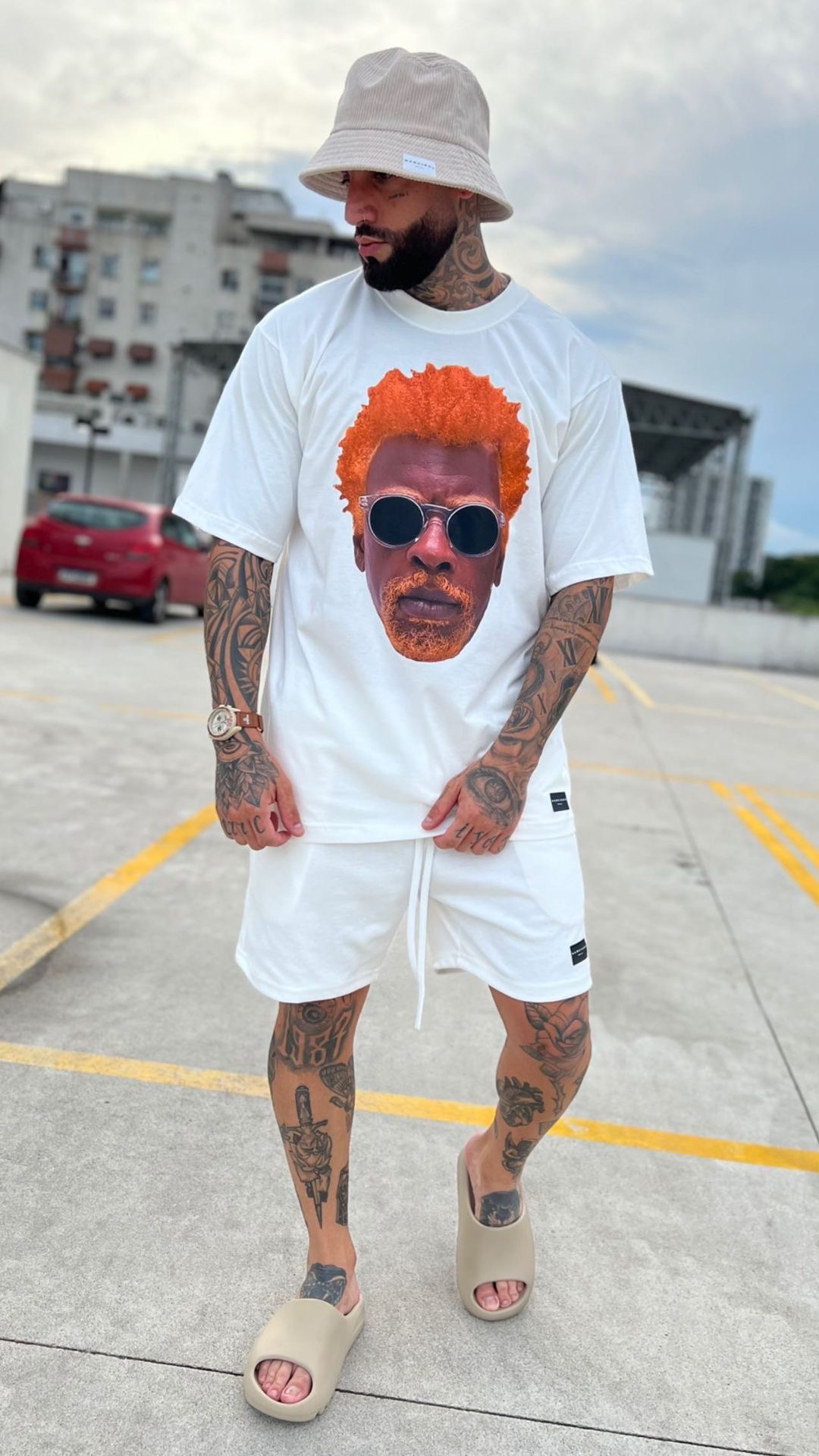 Conjunto branco com estampa frontal